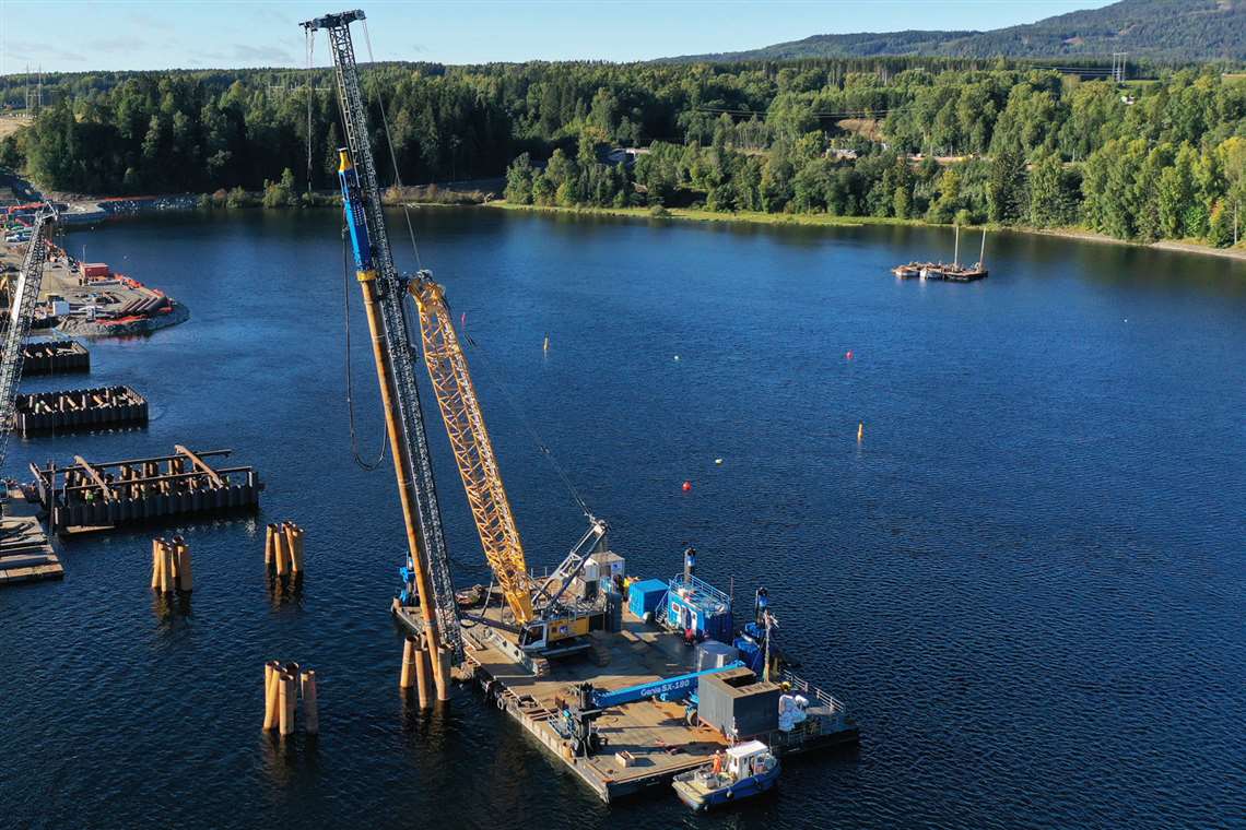Aarsleff uses a Liebherr LRH 600 rig for piling works in Norway