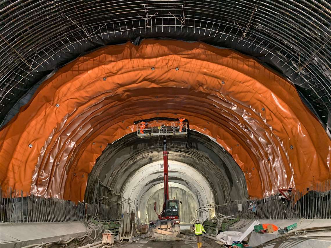 William Mosconi installs waterproofing in the Brenner Base Tunnel