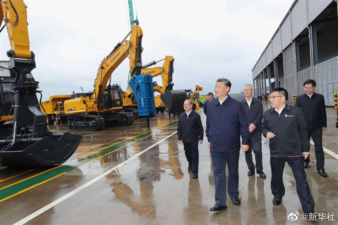 President Xi JinPing at LiuGong's factory